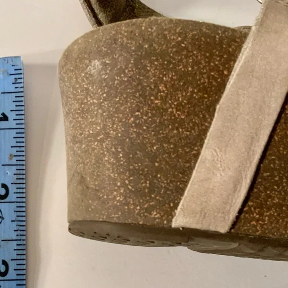 NWOT..TEVA leather  Sandals - Picture 10 of 10